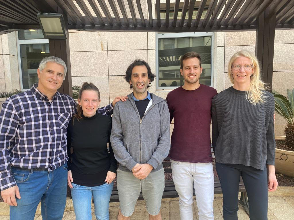 Technion-team.jpg (159 KB)